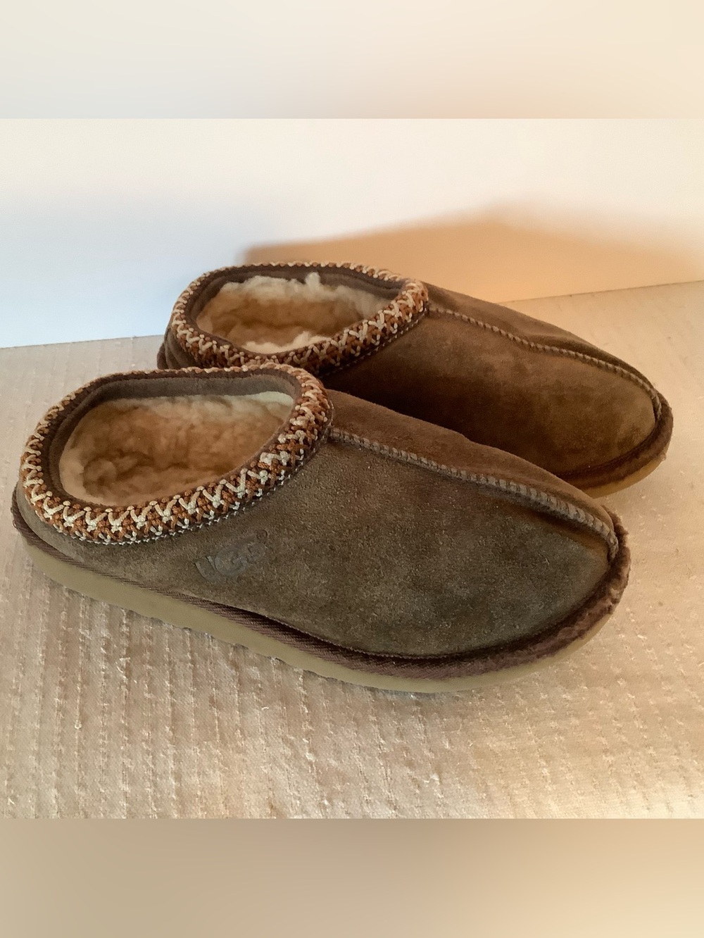 UGG Kids Tasman Chestnut Suede Clog Slippers youth Sz 3